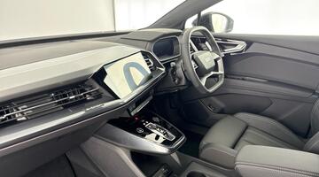 2026 Audi Q4 Sportback Black Edition 45 210,00 kW (Silver) - Image: 2