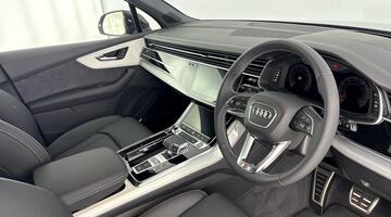 2026 Audi SUV S line TFSI quattro 340 PS tiptronic (Black) - Image: 6