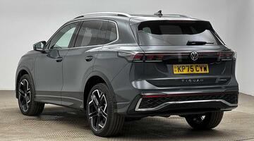 2025 Volkswagen TSI eHybrid 19.7kWh R-Line DSG Euro 6 5-door (Grey) - Image: 3