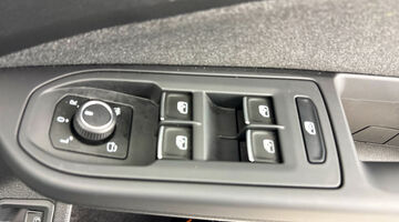 2025 Volkswagen TSI eHybrid 19.7kWh Match DSG Euro 6 5-door (Black) - Image: 20