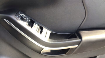 2023 Ford 1.0T EcoBoost MHEV ST DCT Euro 6 5-door (White) - Image: 28