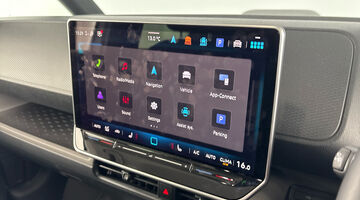 2025 Volkswagen Pro 79kWh Commerce Plus Auto 5-door (White) - Image: 18