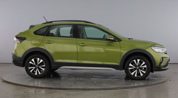 2025 Volkswagen 1.0 TSI Life Euro 6 5-door (Green) - Image: 4