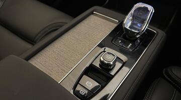 2025 Volvo 2.0 T8 18.8kWh Ultra Dark Auto 4WD Euro 6 5-door (Black) - Image: 32