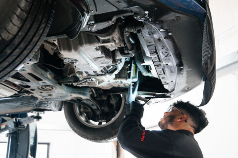 VW Gloucester Technician Photos (23)