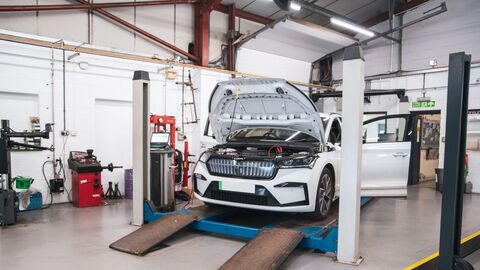 What is a Škoda Electric Service Plan?